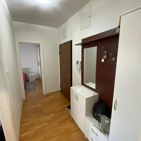 Apartman Sara *
